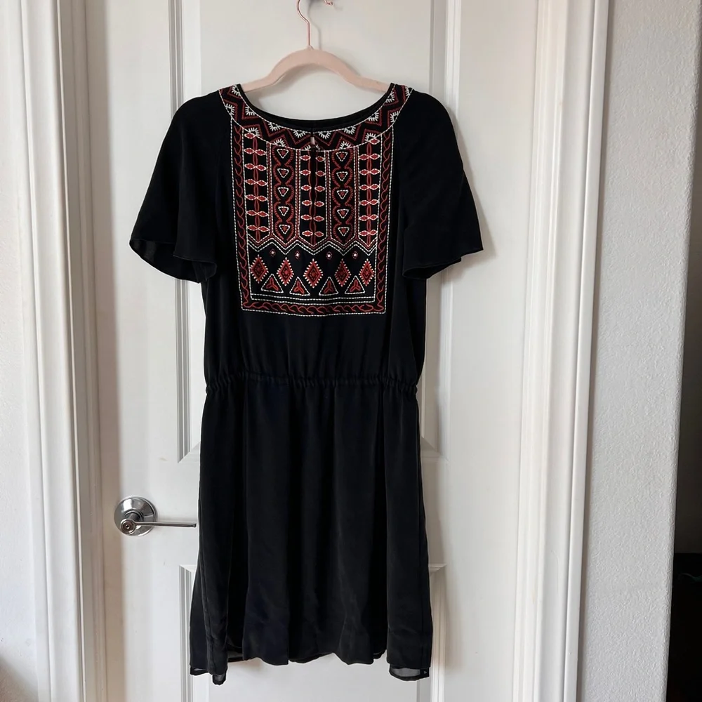 Tory Burch Black Bristol 100% Silk Short‎ Sleeves Embroidered Mini Dress size 4